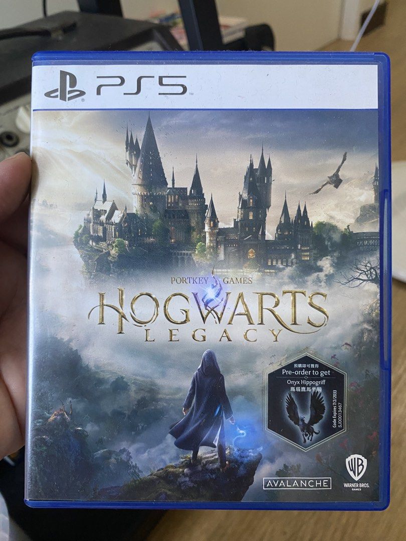 Hogwarts Legacy PS5 Game (Category: PlayStation) located in Abucay. Submitted by hollywoooo (Listing ID 1438869574, Image 1). Description: - Hogwarts Legacy for PlayStation 5 For pickup only.