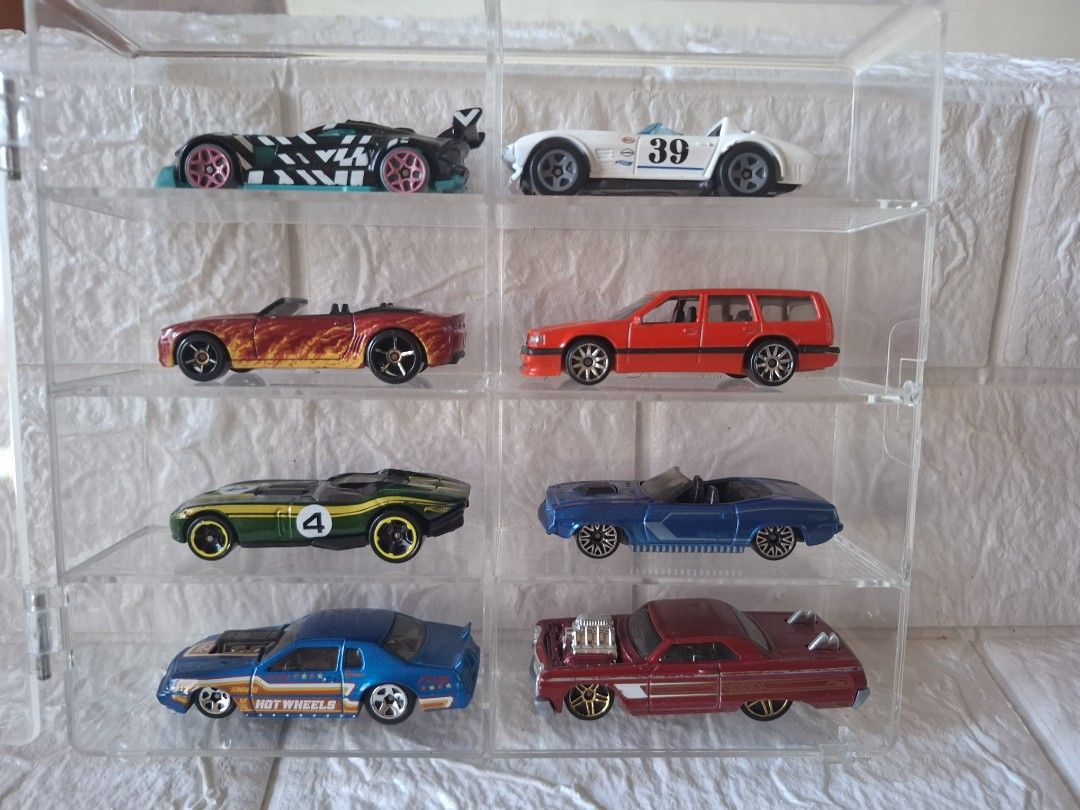 Hotwheels assorted loose (Category: Toys & Games) located in Narvacan. Submitted by jigger85_2ndaccount (Listing ID 1438745730, Image 1). Description: Hotwheels assorted loose mint 80 non mint 70.