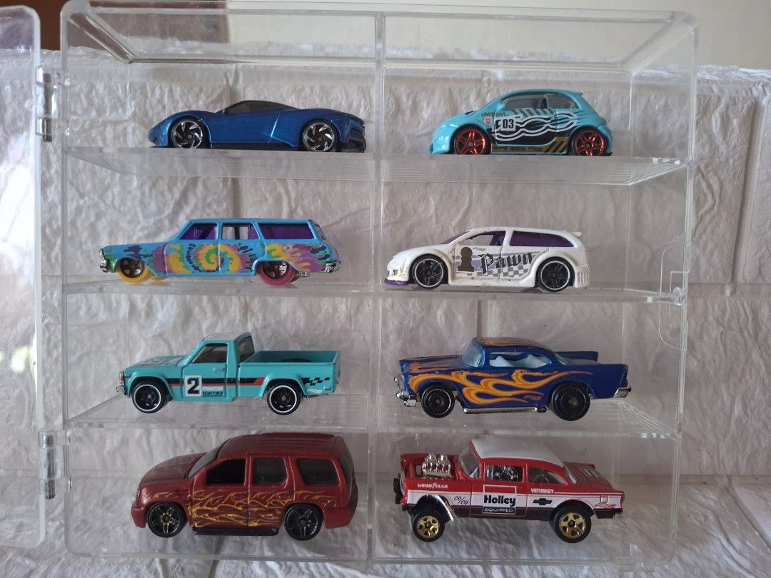 Hotwheels assorted loose (Category: Toys & Games) located in Narvacan. Submitted by jigger85_2ndaccount (Listing ID 1438746953, Image 1). Description: Hotwheels assorted loose mint 80 non mint 70.