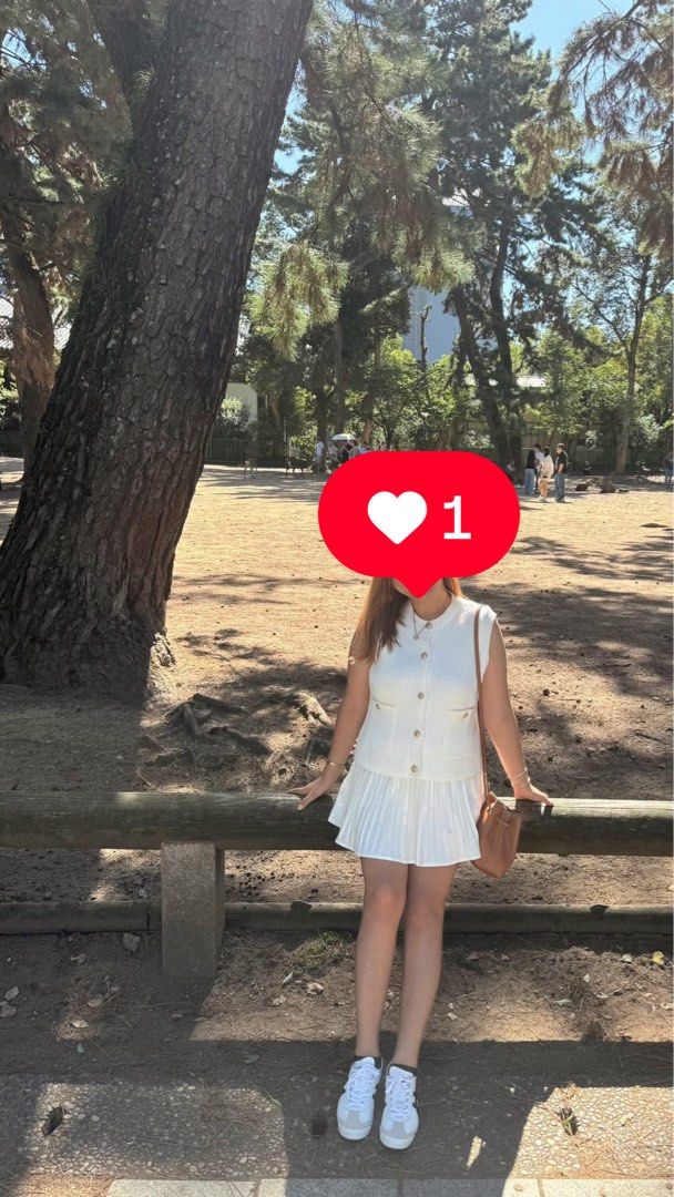 HQ PLEATED SKORT LARGE (Category: Other Bottoms) located in Paranaque City. Submitted by brandedlab (Listing ID 1438858513, Image 3). Description: .