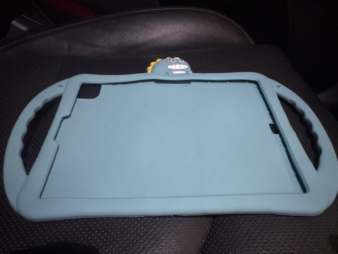 ipad Case (Category: Cases & Sleeves) located in Singapore. Submitted by warrenswr (Listing ID 1438767309, Image 1). Description: Suitable for Ipad Pro-11 2018/ 2020/ 2021, Ipad Air 4-10.9.