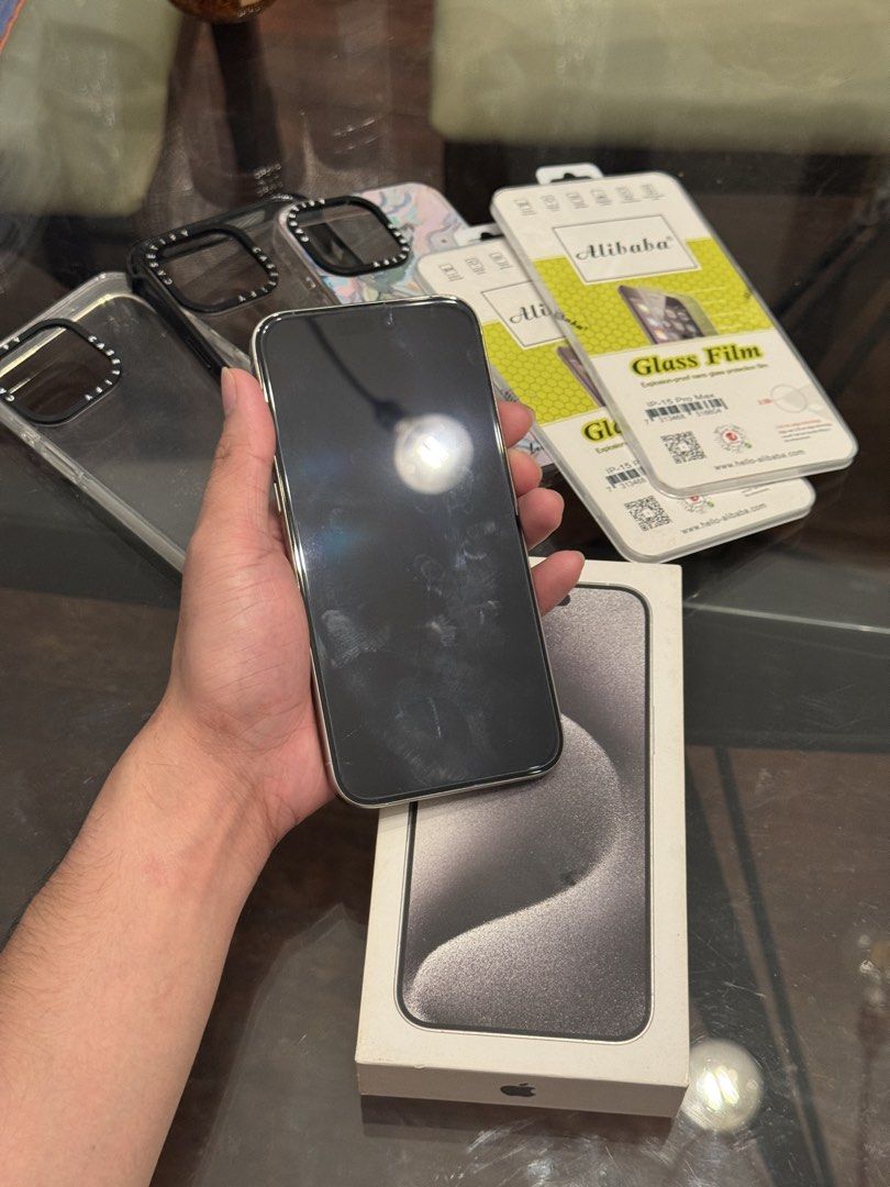 iPhone 15 Pro Max 256 GB in White FU (Category: iPhone 15 Series) located in Manila. Submitted by jackielou03 (Listing ID 1438732403, Image 2). Description: iPhone 15 Pro Max 256gb in White Factory Unlocked, Dual sim (1 Physical, 1 e-sim) 83% BH Tempered glass installed since day 1 Comes with box with same IMEI, free cases, original unused charging wire, and extra tempered glass Meetups in Makati, Powerplant or Greenfield area Rfs: upgrade.