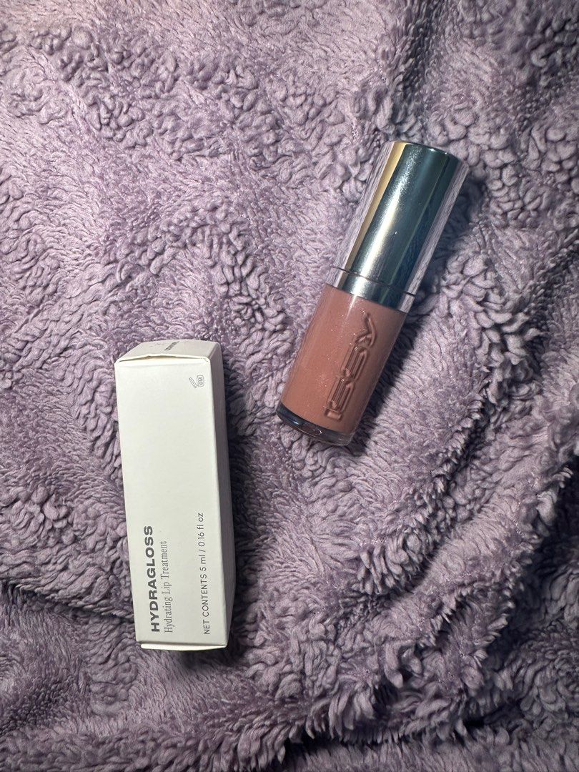 Issy Hydragloss (Category: Makeup) located in Batangas. Submitted by sacdepixie (Listing ID 1438838499, Image 1). Description: Issy Hydragloss Hydrating Lip Treatment - Shade: Cowgirl - Swatched once only > 250 php 🏷️ local brand ph th us makeup beautyph.