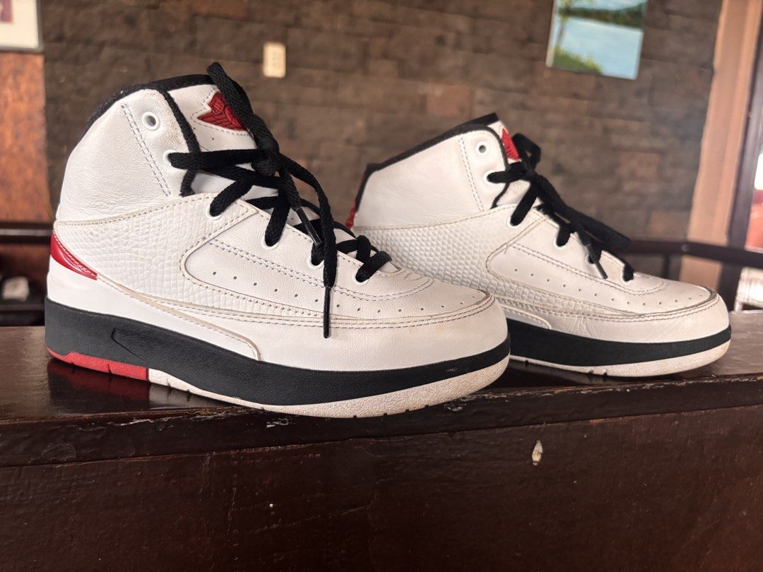 Jordan 2 Retro PS White Black Red 1Y (Category: Babies & Kids Fashion) located in Manila. Submitted by loopbabies (Listing ID 1438807141, Image 1). Description: - Air Jordan 2 Retro - Color: White, Black, Red - Features Air Jordan logo and Nike branding - Size: US 1Y - Leather upper.