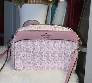 (Category: ) located in . Submitted by bccloset_ (Listing ID 1438721618, Image 1). Description: .