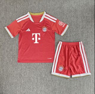 (Category: ) located in . Submitted by TheFootballKits (Listing ID 1438842999, Image 1). Description: .