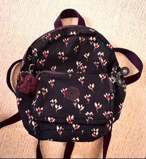 (Category: ) located in . Submitted by lilowearph (Listing ID 1438758457, Image 1). Description: .