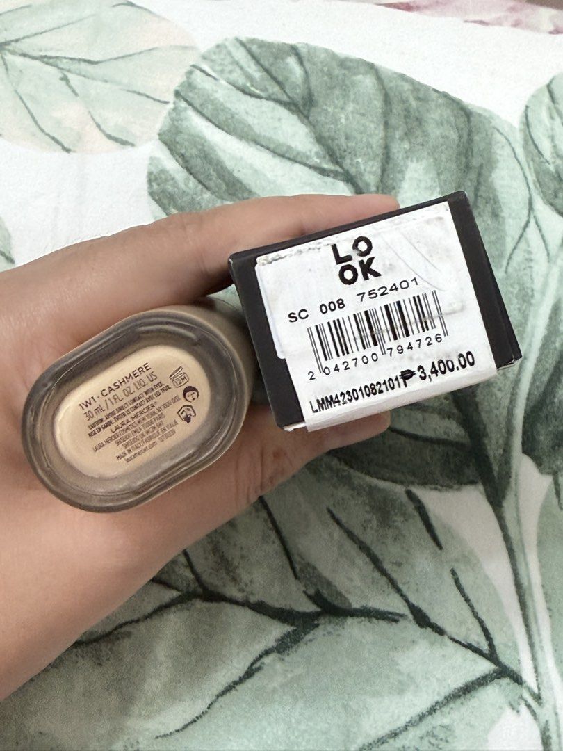 Laura Mercier Real Flawless Weightless Foundation (Category: Makeup) located in Cavite. Submitted by mermaidmerch (Listing ID 1438851052, Image 2). Description: 💯AUTHENTIC, bought it at LOOK SM AURA LAST FEB 2025 - Laura Mercier Real Flawless Weightless Perfecting Foundation - Shade: 1W1 Cashmere - Size: 30 ml / 1 fl. oz. US - Expiration Date: 06/2026 - Origin: Paris, New York - Original Price: ₱3,400.00.