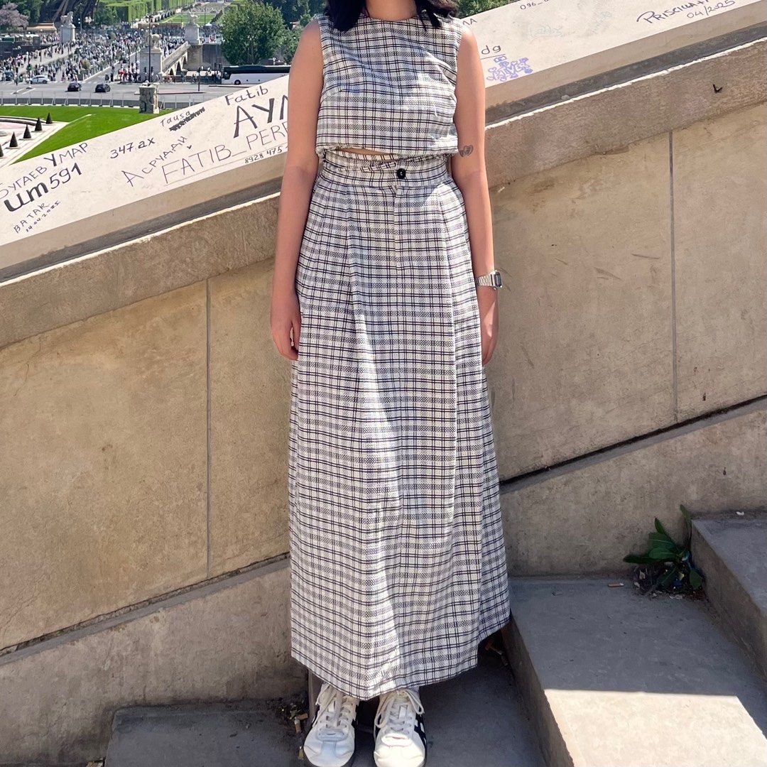 Love Bonito gingham set maxi skirt (Category: Sets or Coordinates) located in Cainta. Submitted by r08yn (Listing ID 1438744976, Image 1). Description: ✧ sold as set, slightly negotiable ✧ top has tie details, skirt is non-stretch ✧ both size S but i also have a size XS skirt ✧ used twice but well-used ✧ can send more when-worns if interested ✧ rfs: decluttering.