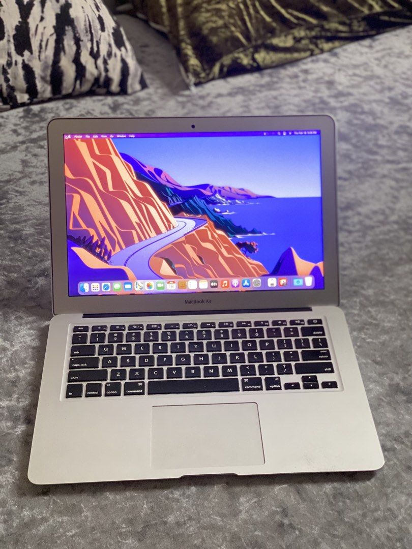 Macbook air 2014 intel core i5 4gb ram 128ssd (Category: Laptops & Notebooks) located in Manila. Submitted by ayamindalano (Listing ID 1438852639, Image 1). Description: Macbook air 2014 Intel core i5 4gb ram 128ssd storage Issue my kunting scratch kita sa last pic Still negotiable po Can do meet up around metro manila Can do cop/cash on pick up via lbc .