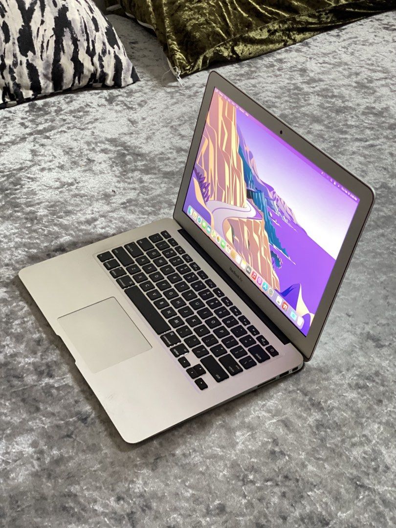 Macbook air 2014 intel core i5 4gb ram 128ssd (Category: Laptops & Notebooks) located in Manila. Submitted by ayamindalano (Listing ID 1438852639, Image 2). Description: Macbook air 2014 Intel core i5 4gb ram 128ssd storage Issue my kunting scratch kita sa last pic Still negotiable po Can do meet up around metro manila Can do cop/cash on pick up via lbc .