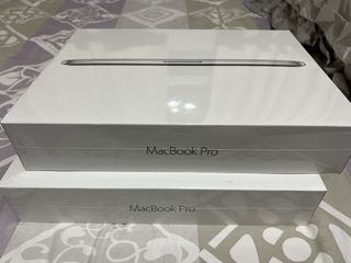 MacBook Pro463572355378718720