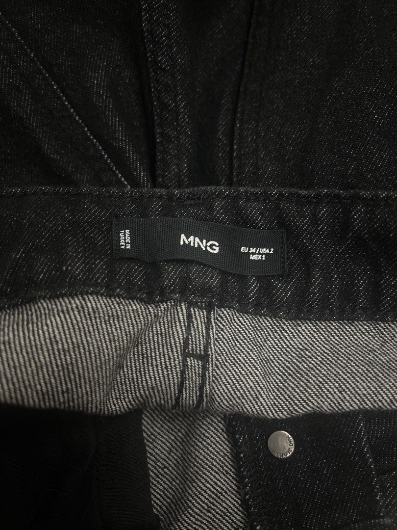 Mango MNG black straight low waist jeans (Category: Jeans) located in Paranaque City. Submitted by breakfasttt (Listing ID 1438849896, Image 3). Description: Original price is 3295 :) i wanna keep sana ugh cos the material and wash is so nice Only worn twice in japan !!!!!!! 3rd and 4th pic is when worn # y2k 2000s araw the line summer linen meraki bowy halo halo bacoleña carino cariño munimuni miu the label zara mango forever21 f21 editor’s mark