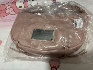 （分類：）位於 。 由 andrechan70 提交（商品編號 1438812275，圖片 1）。簡介： 。