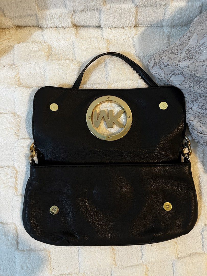 [SOLD] Michael kors jet set black leather shoulder bag (Category: Luxury Bags & Wallets) located in Manila. Submitted by shopthevintage (Listing ID 1438806119, Image 3). Description: Halos brandnew Never used No issues From us pm for more details .
