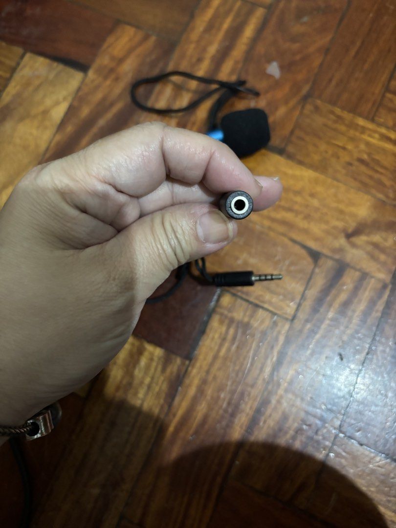 Mini microphone (Category: Microphones) located in Manila. Submitted by vintageaccessories (Listing ID 1438811506, Image 3). Description: Used for karaoke apps in mobile.