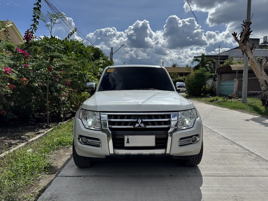 Mitsubishi Pajero GLS 3.2 Di-D Auto (Category: Used Cars) located in Davao. Submitted by shocking.bargains (Listing ID 1438697827, Image 1). Description: Mitsubishi Pajero GLS 3.2 Di-D.