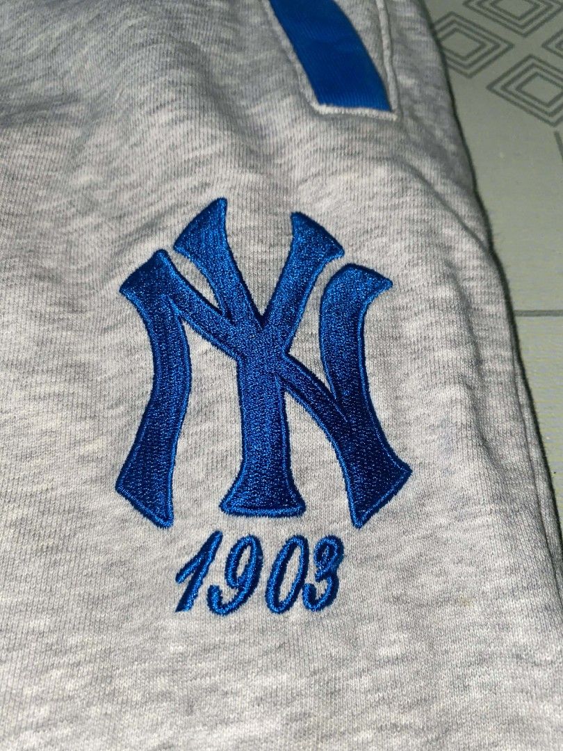 MLB New York Yankees Sweatpants Size 32 (Category: Joggers) located in Zamboanga. Submitted by grizzly22 (Listing ID 1438747506, Image 2). Description: 32-40x39.5 Excellent condition Complete tags(Off/Legit) No issue .
