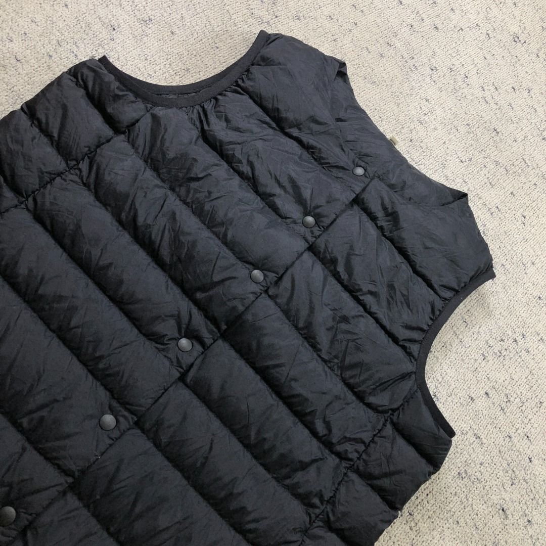 MUJI Collarless Nylon Vest Lightweight Size Medium Black Size Medium (Category: Coats, Jackets and Outerwear) located in Santa Rosa. Submitted by sergids (Listing ID 1438790590, Image 2). Description: MUJI Collarless Nylon Vest Lightweight Size Medium Black Size Medium Great condition. Check fitting tops to ensure this fits you. Dimensions below are exact measurements, see pics as well for comparison. 9/10 Condition and Colorway Dimensions: Check