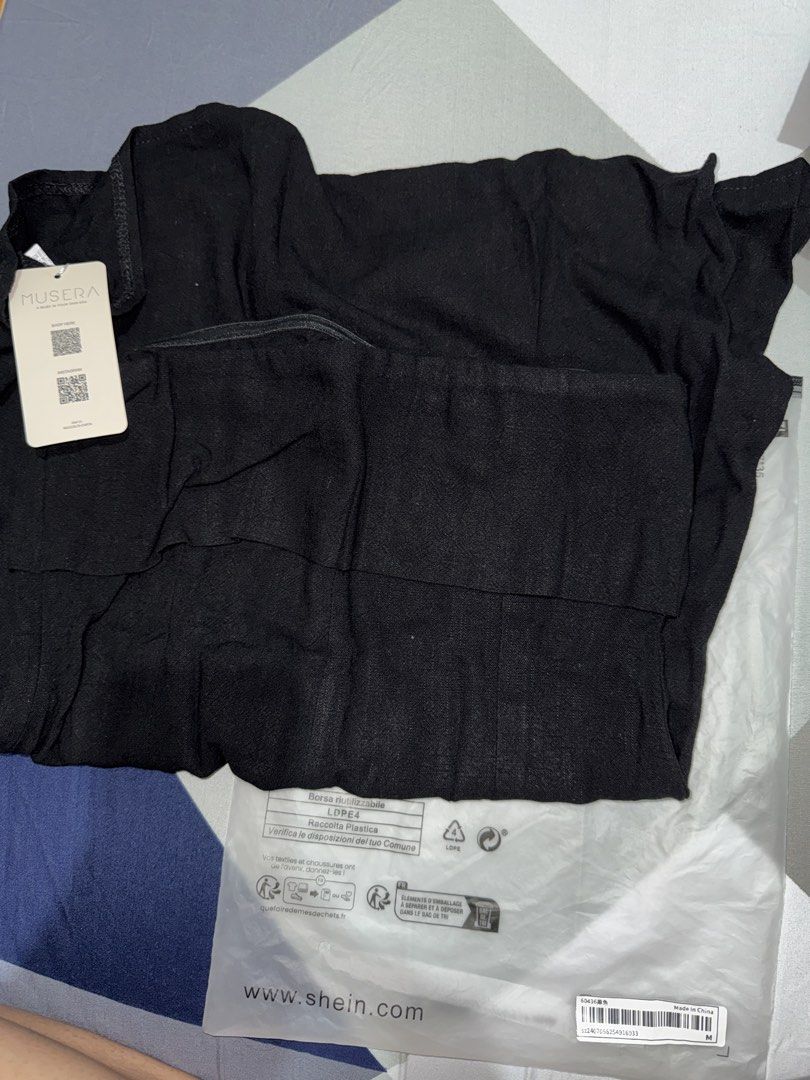Musera (Shein) Tube Top Black (Category: Others Tops) located in Quezon City. Submitted by mmstore.ph (Listing ID 1438808827, Image 3). Description: Musera (Shein) Black Tube Top Size Medium Not stretchy Brand new.