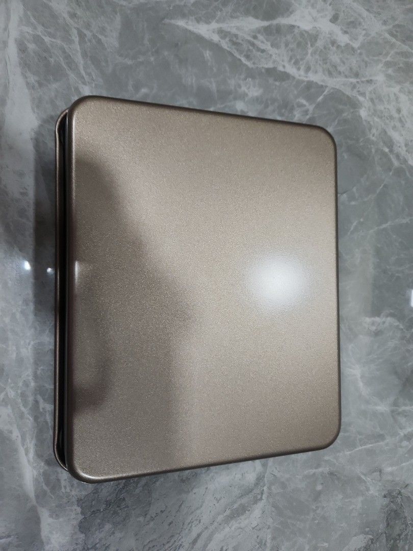 New Baking Pan - Rectangular (Category: Bakeware) located in Singapore. Submitted by itsme01 (Listing ID 1438761182, Image 2). Description: Selling New 13 inches Baking Trays $5 Dimensions:32cm26 cm 6.5cm Self Collect At Blk 428A Yishun Ave 11. No MeetUp At Mrt Station.