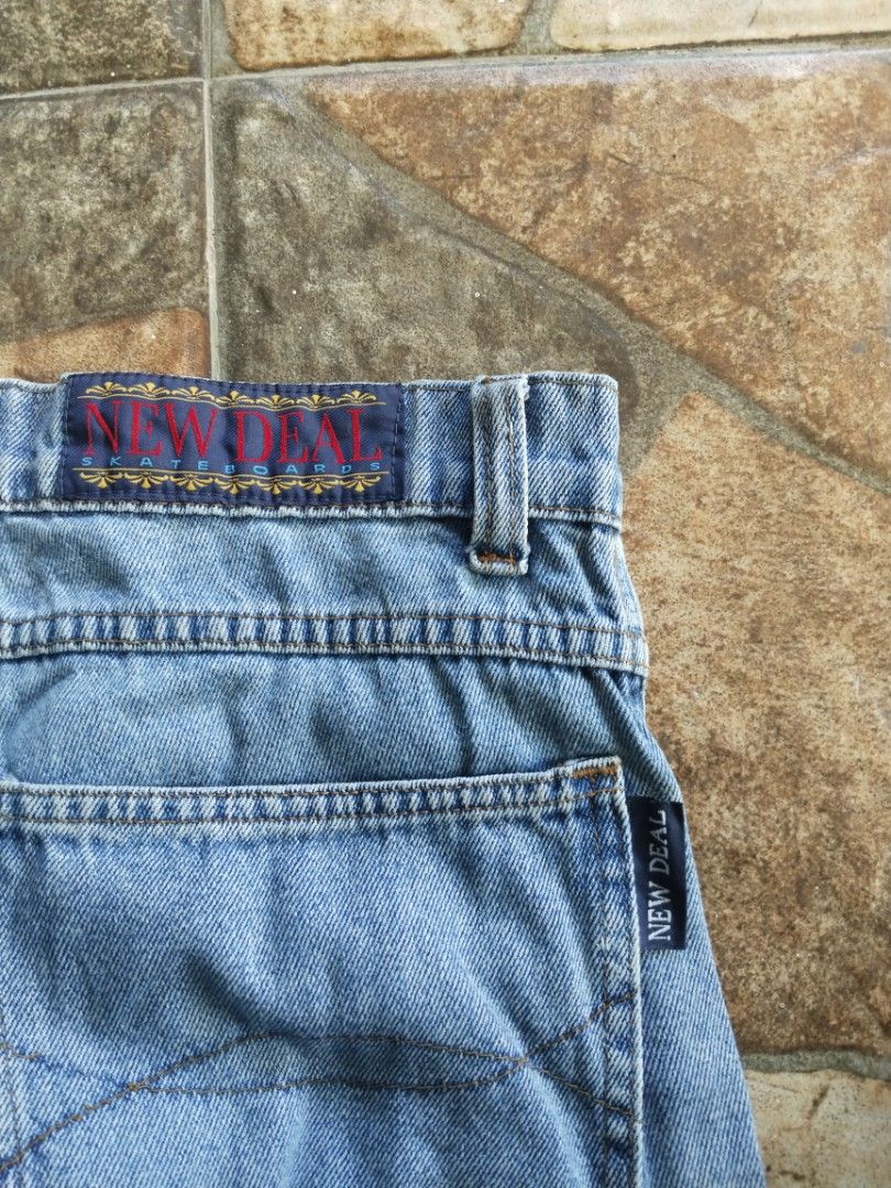 New Deal skateboards pants (Category: Jeans) located in Legazpi City. Submitted by genobecollectives (Listing ID 1438696543, Image 3). Description: New Deal skateboards pants 700 free ship - Size: 34L 41 length 8 leg opening - Cut: Straight leg - Material: 100% cotton - Features: Five-pocket design, button and zipper closure - Details: New Deal tag on back pocket.