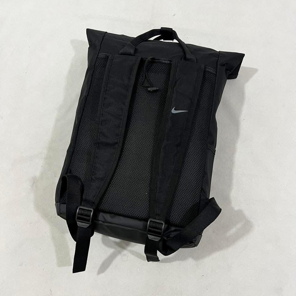NIKE BLACK BACKPACK (Category: Backpacks) located in Manila. Submitted by scarlett_hope (Listing ID 1438833868, Image 3). Description: .