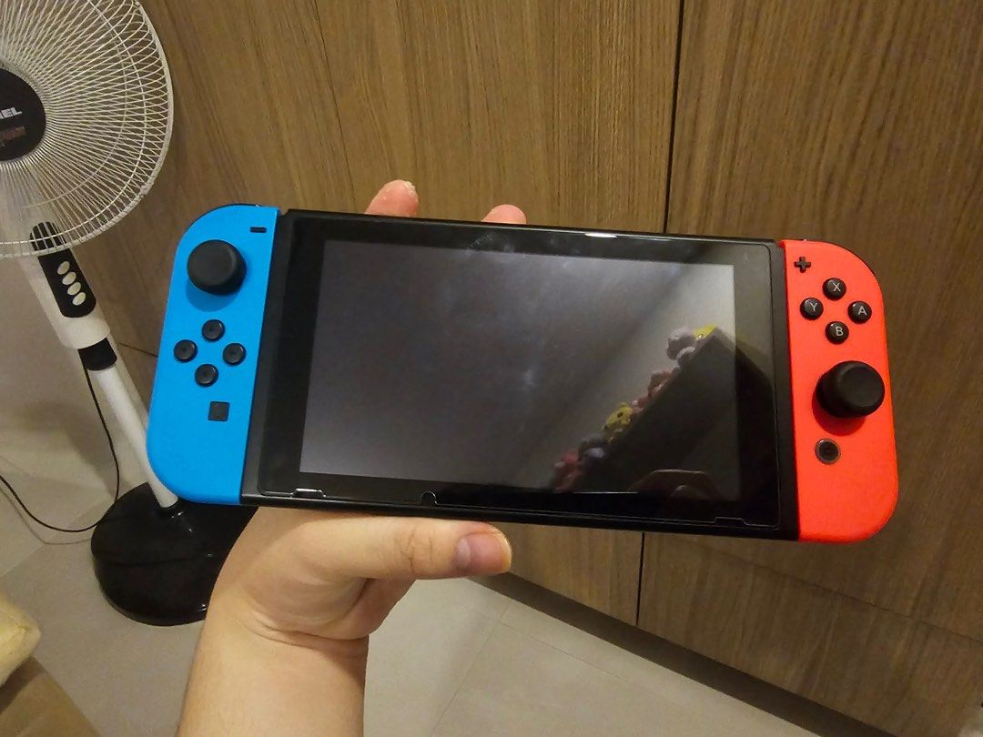 Nintendo Switch Console with Accessories (Category: Nintendo) located in Quezon City. Submitted by pafey (Listing ID 1438827206, Image 1). Description: Nintendo switch 1, May case n tempered, memory card na, slight damage/little dents on the side pero di nman halata, dm for more info, buyer will shoulder sf Will come with freebies Rfs: need of funds.