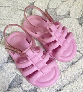 (Category: ) located in . Submitted by chrstinenicole (Listing ID 1438715072, Image 1). Description: .