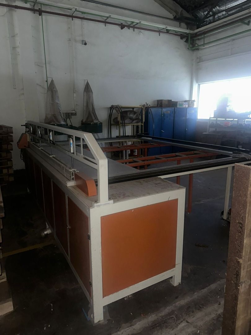 Plywood cutting machine458608226306641921