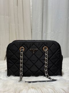 (Category: ) located in . Submitted by shoulderfashion (Listing ID 1438798394, Image 1). Description: .
