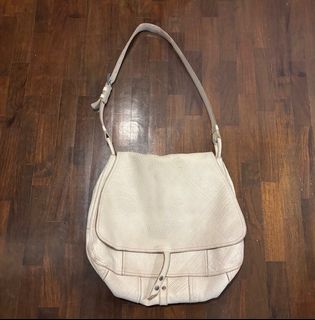 (Category: ) located in . Submitted by luq.closet (Listing ID 1438750696, Image 1). Description: .