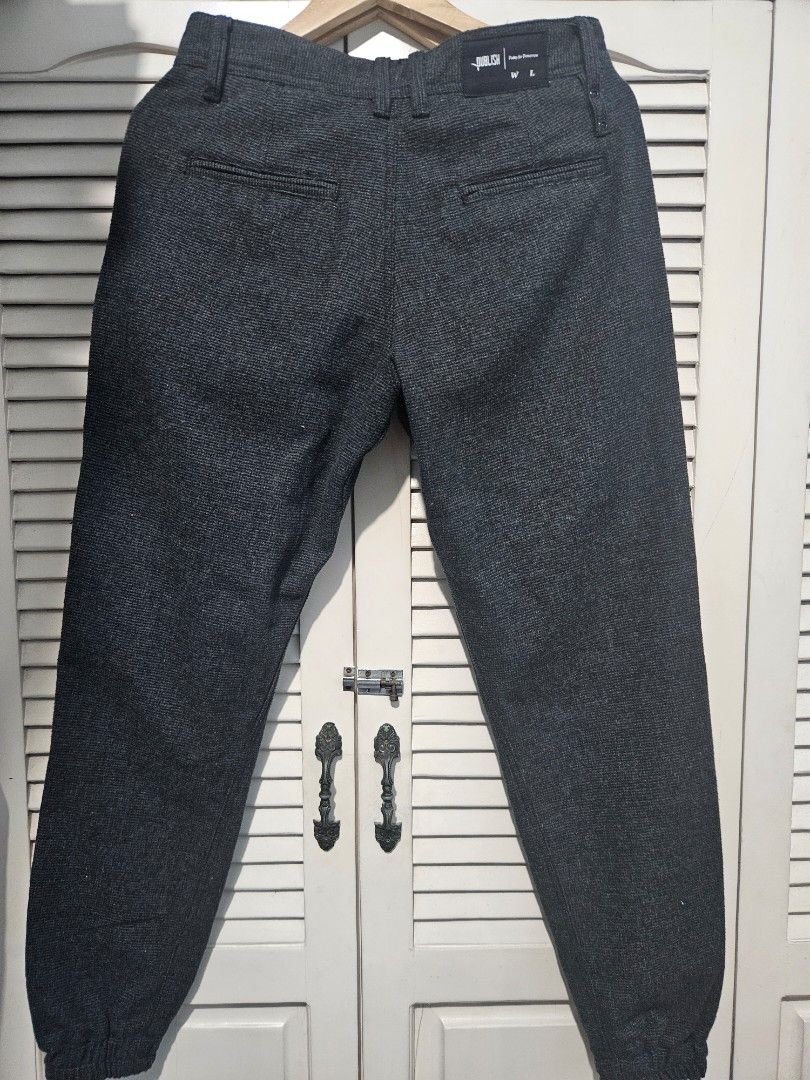 Publish Grey Jogger Pants Size 30 (Category: Joggers) located in Quezon City. Submitted by mdza_ (Listing ID 1438783162, Image 2). Description: - Publish jogger pants - Color: Grey - Size: 30 waist - Comfortable fit - Textured fabric - Button closure - Pockets - Perfect for casual wear.