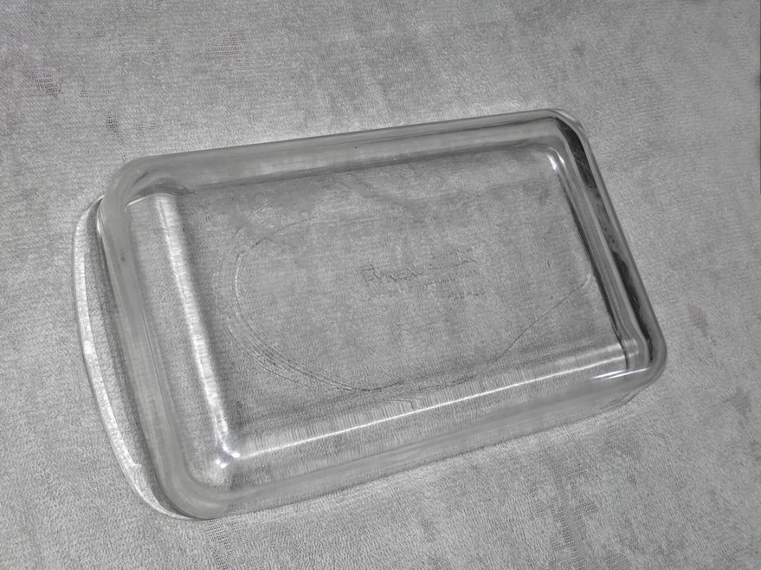 Vintage 1960s PYREX 231 Borosilicate Baking Dish 1.5L (Category: Bakeware) located in Paranaque City. Submitted by marvin.cavalida (Listing ID 1438838470, Image 1). Description: 1960 vintage PYREX Baking Glass Pan Borosilicate Glass Baking Dish Holds approx 1.5L Can ship if too far for actual pick up Buyer shoulders shipping cost Markings on bottom: 231 10x6x1 3/4 in. PYREX Corning, N.Y. BAKING & MICROWAVE ONLY DD - 20 Inspect and pickup at: 12 P