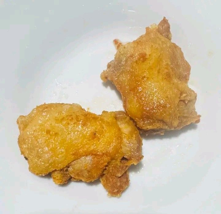 Raw Chicken Thighs (Category: Other Food & Drinks) located in Manila. Submitted by mightycloud_1992 (Listing ID 1438791988, Image 2). Description: - Freshly packed raw chicken thighs - Vacuum-sealed for freshness - Great for frying, grilling, or baking - Ready to cook and enjoy Chicken thigh fillet 900-1kg 190pesos.