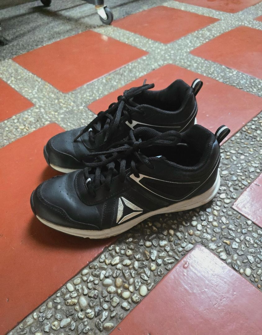Reebok Almatio Black Sneakers Size 7 (Category: Sneakers) located in Marikina City. Submitted by mlc29550 (Listing ID 1438772424, Image 1). Description: - Pre-owned - Negotiable price - Comfortably Wearable by size 7 .