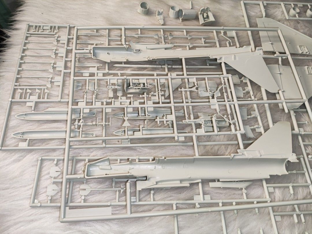 Revell 1:72 Eurofighter Typhoon (Category: Gundam & Model Kits) located in Cavite. Submitted by tinetaclesss (Listing ID 1438848500, Image 2). Description: unused. damaged box.