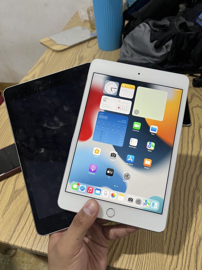 RUSH FOR SALE IPAD MINI 4 (Category: iPad) located in Manila. Submitted by maruhomfai86970 (Listing ID 1438706728, Image 1). Description: IPAD MINI 4 128GB 💥Latest iOS version 15.8.6 ✅Wifi ✅No dents or scratches ✅No lags plug & play ✅No hidden issue at all ✅All working ✅90-99% Good battery ✅100% Makinis / Smooth ✅100% Original authentic ✅Good fingeprint / Touch id ✅Good performance iPad ✅Good for Online Class ✅Good for home work ✅Good for kids w