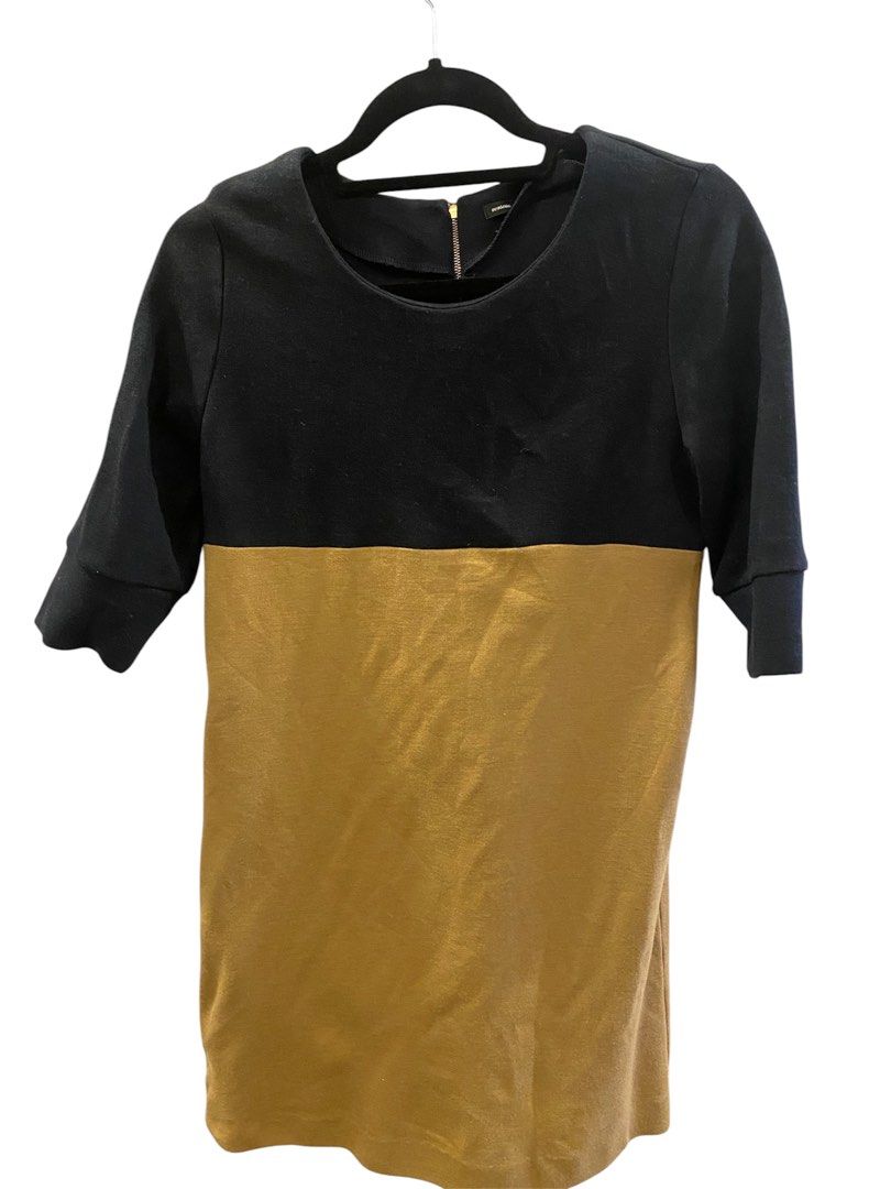 Set of 3 winter clothes (Category: Dresses) located in Mandaluyong City. Submitted by loved_curated (Listing ID 1438763254, Image 3). Description: - Set of 3 winter dresses - Includes: - Uniqlo waffle dress - Uniqlo Olive green dress - Japanese brand Color-block dress - Size: M-L - Condition: Good.