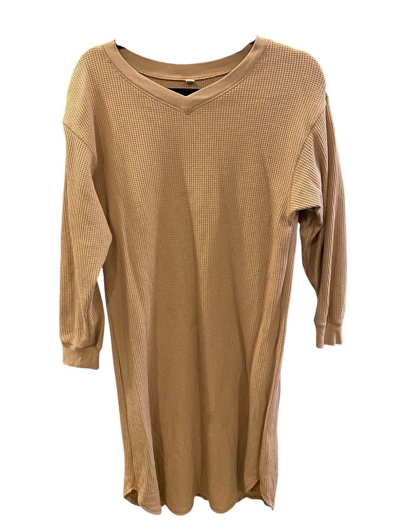Set of 3 winter clothes (Category: Dresses) located in Mandaluyong City. Submitted by loved_curated (Listing ID 1438763254, Image 2). Description: - Set of 3 winter dresses - Includes: - Uniqlo waffle dress - Uniqlo Olive green dress - Japanese brand Color-block dress - Size: M-L - Condition: Good.