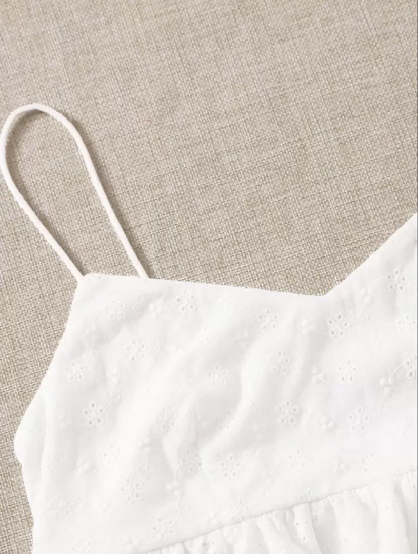 SHEIN White Floral Cami Blouse Top (Category: Blouses) located in Las Pinas. Submitted by pastaisbae (Listing ID 1438867515, Image 3). Description: size xs.
