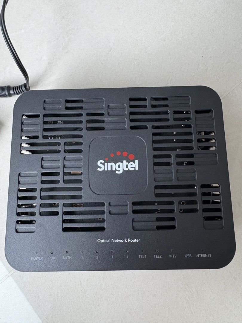 Singtel Optical Network Router and 2 Mesh WiFi  6 Set458348286989445121