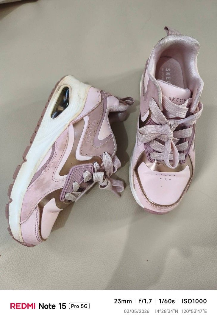 Sketchers for kids (Category: Sneakers) located in Cavite. Submitted by janetglory (Listing ID 1438743264, Image 3). Description: for sale sketchers for kids actual photos already posted 100% galing US location cavite city open for lalamove direct pm nalang :).