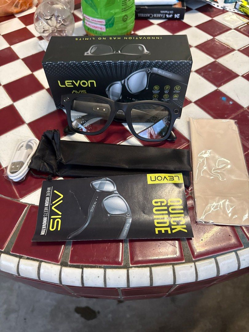 Smart glasses458573323122124800