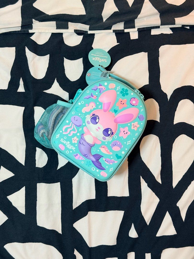 Smiggle : Hardtop Lunchbag (Category: Diaper Bags & Wetbags) located in Manila. Submitted by alliepasabuysg (Listing ID 1438836230, Image 3). Description: .