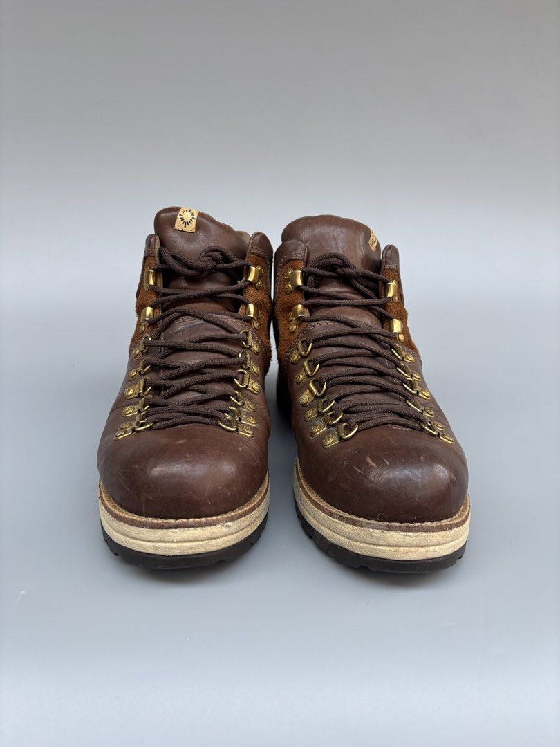 S/S 2015 Visvim Serra Leather Boots (Category: Boots) located in Baguio. Submitted by thecollector2600 (Listing ID 1438844329, Image 3). Description: Size 9 In good condition Has small crack on the heel tab .