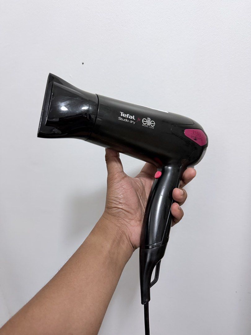 Tefal Elite Hair Dryer (Category: Hair) located in Pasig City. Submitted by iambernabe (Listing ID 1438846158, Image 1). Description: - Tefal Studio Dry Elite hair dryer - Hot and cold air function - 220v / 1700w.