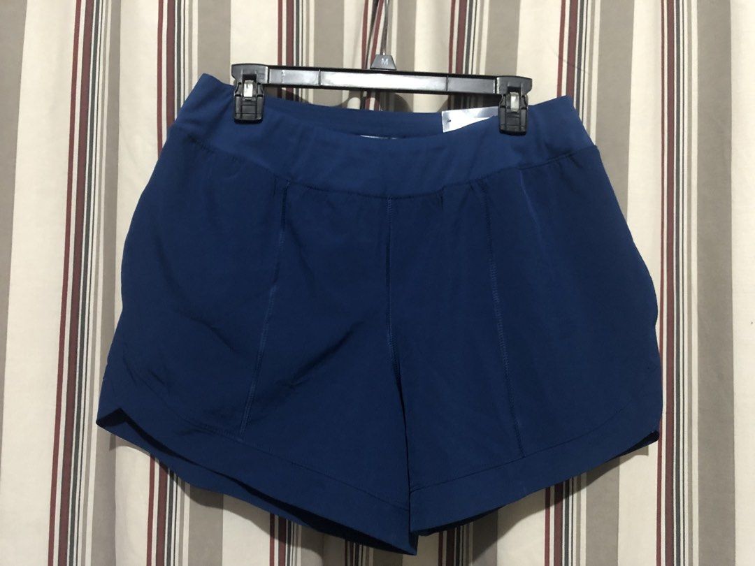 Tek Gear Workout Shorts - Large (Category: Activewear) located in Calapan. Submitted by shakalak (Listing ID 1438827651, Image 2). Description: - From🇺🇸 - Comfortable design - Durable material - Flattering fit - Ideal for workouts and casual wear.