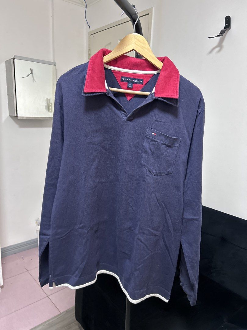 Tommy Hilfiger Polo Sweatshirt - L (Category: Coats, Jackets and Outerwear) located in Manila. Submitted by jdjdnxei (Listing ID 1438710475, Image 1). Description: .