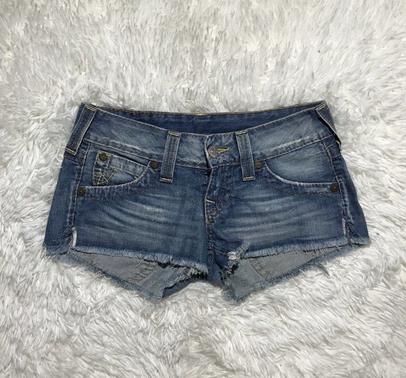 True Religion Low rise Denim Shorts (Category: Shorts) located in Las Pinas. Submitted by dearshe (Listing ID 1438792019, Image 1). Description: .